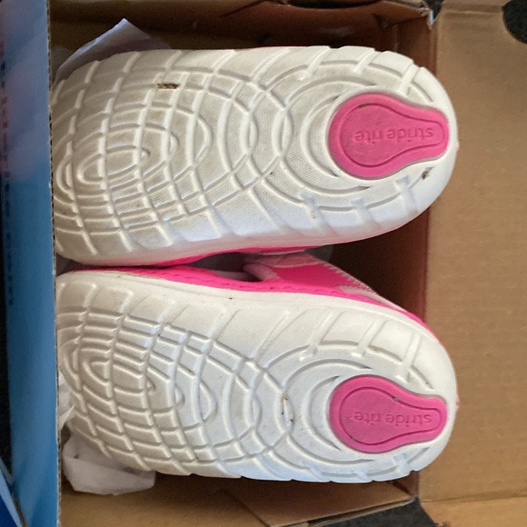 Stride Rite fast drying sandal. Nearly brand new She prefers her Jazzy sneakers - Picture 4 of 4